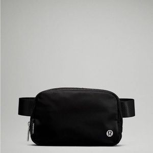 lululemon Everywhere Belt Bag